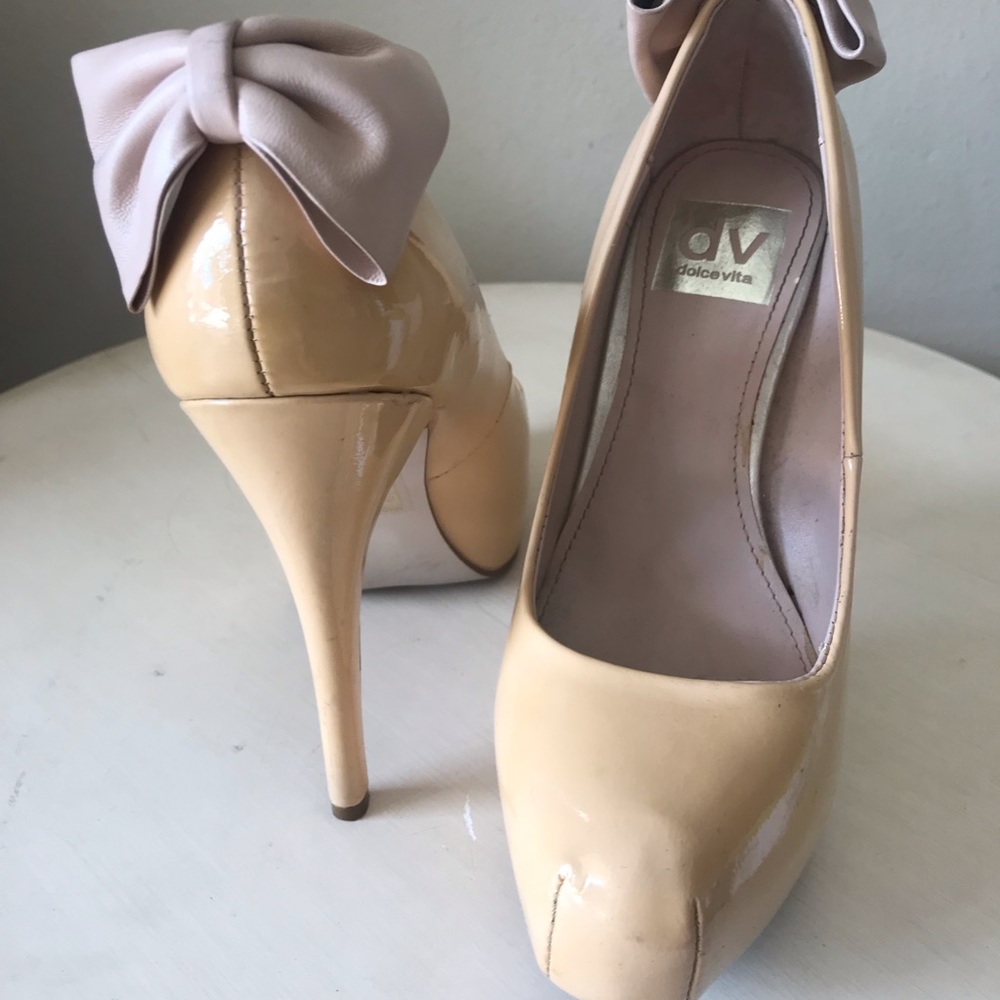 Dolce Vita nude platform pumps